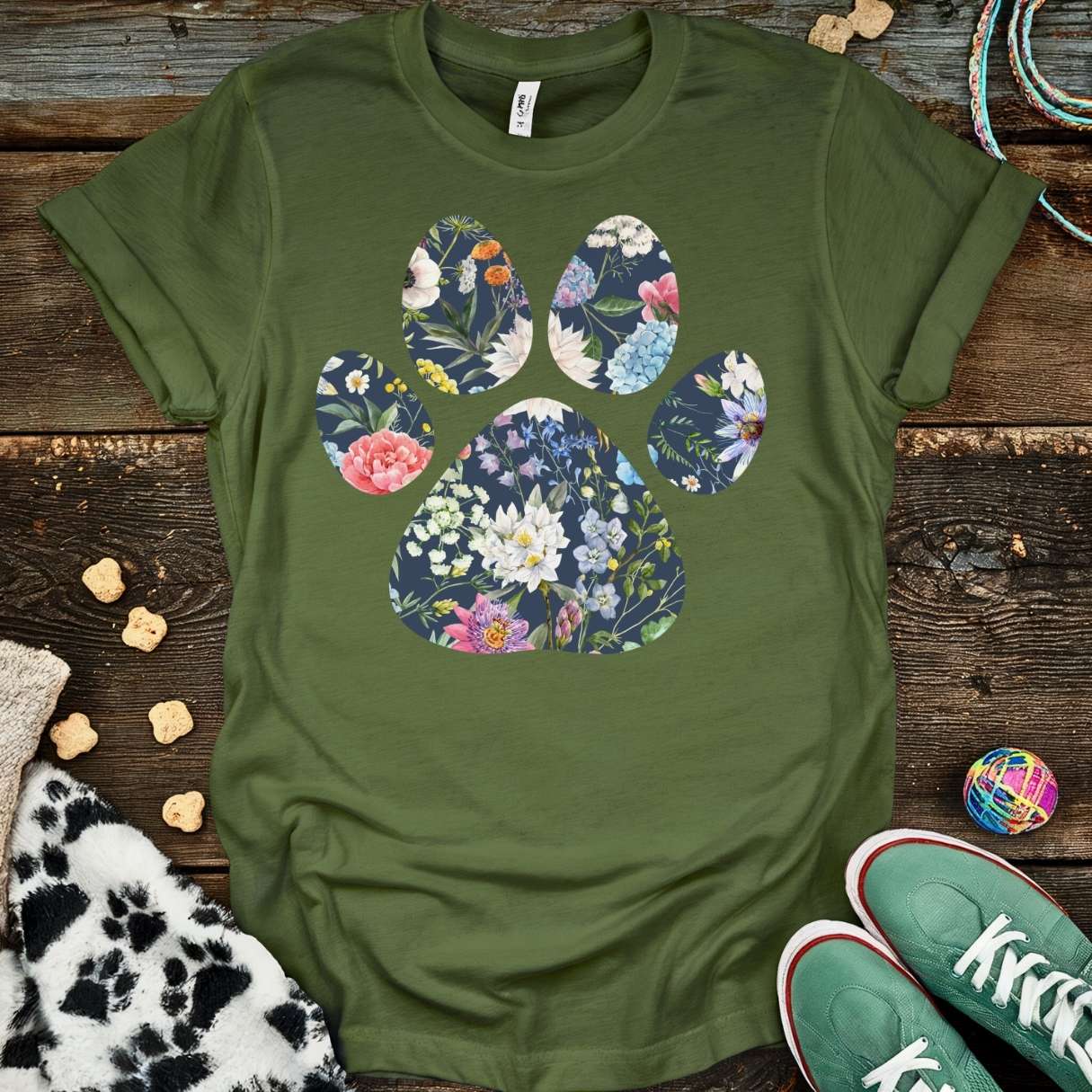 Floral Paw T-Shirt Military Green / S T-Shirt